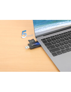 Lettore/Scrittore USB 3.0 Combo USB-C&trade/USB-A Multi-Schede 2