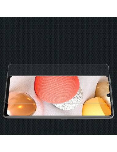 Nillkin Anti-Explosion Glass 2.5D -...