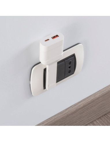 Spina Italiana Ultrapiatta USB tipo A e USB-C&trade 2P+T250V 10A 20W