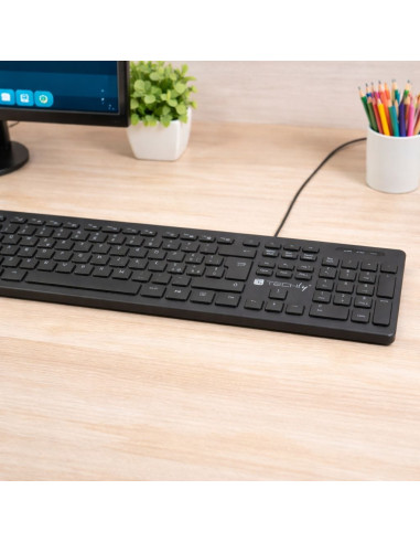 Tastiera USB Standard 109 Tasti Layout Italiano e Hub 3 Porte USB Nero