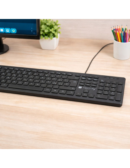 Tastiera USB Standard 109 Tasti Layout Italiano e Hub 3 Porte USB Nero